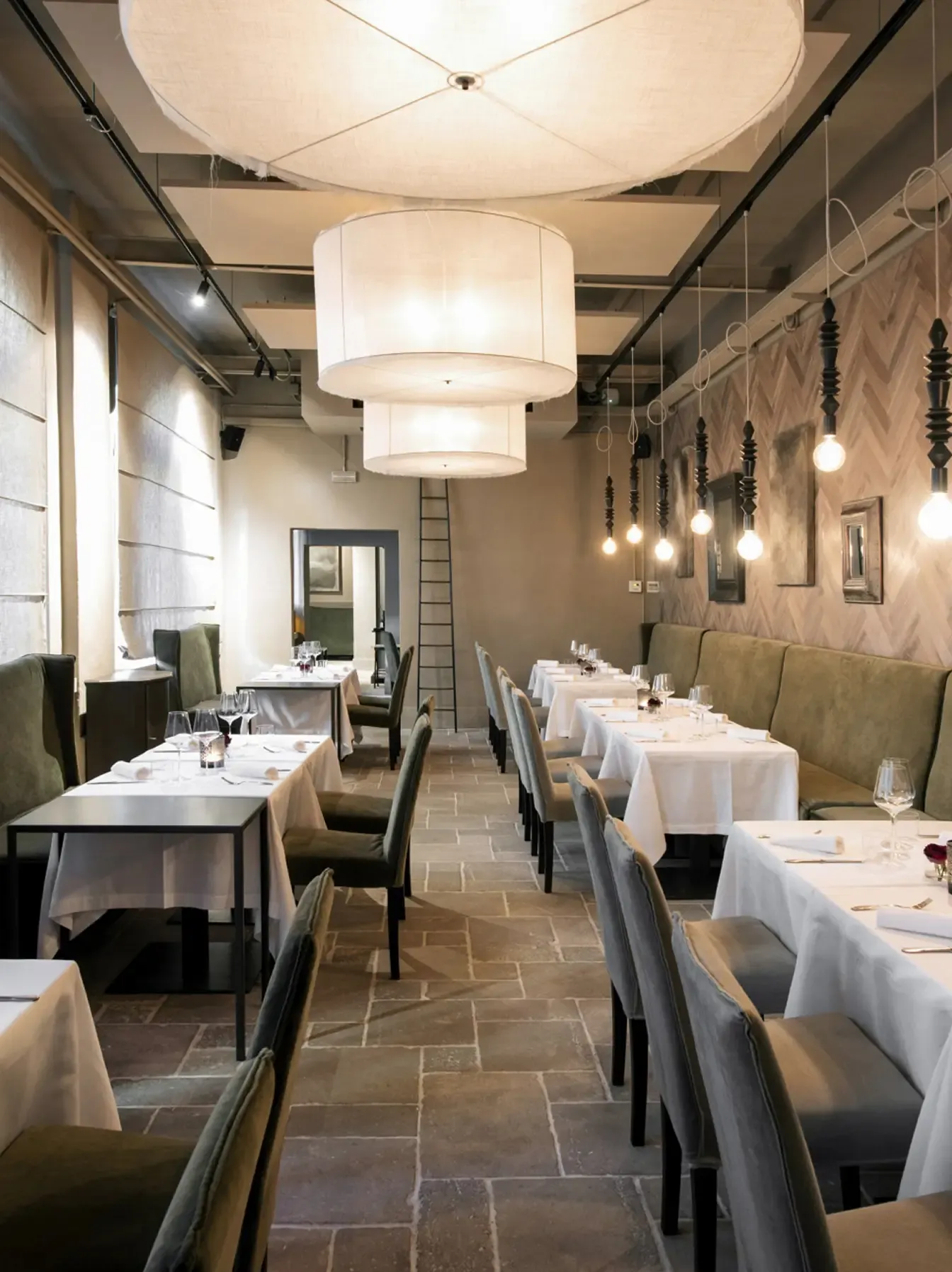 Forken restaurant hero — elegant dining room